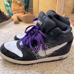 Sick Nike Air high tops. Great condition and super cool style. Womens 9.5 Mens 7
